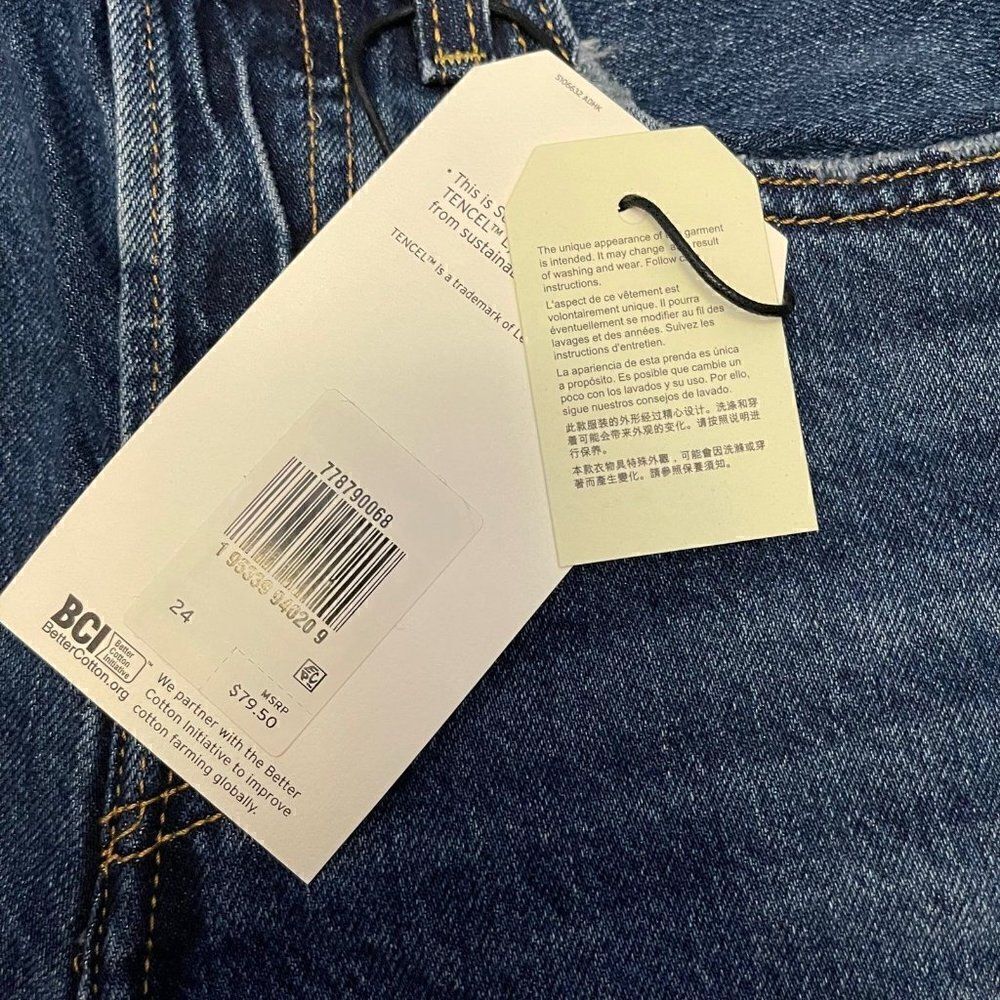 Levi’s Ribcage Shorts   - Picture 5 of 9